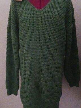 Listicle Women's Forest Green V-Neck Waffle Knit Sweater